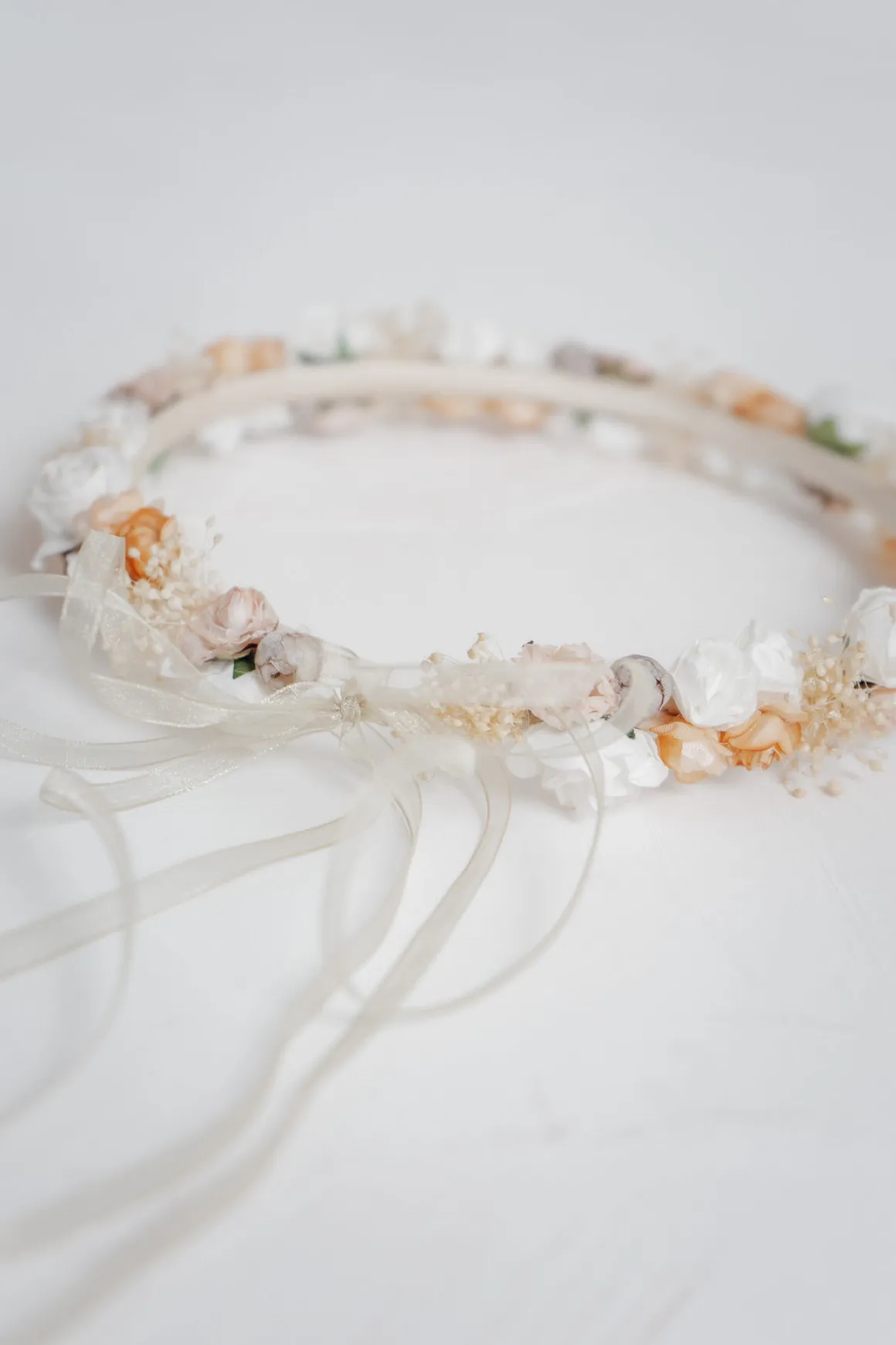 Blumenkranz im Vintage Stil mit Schleierkraut und Blüten in Rosé und Ivory