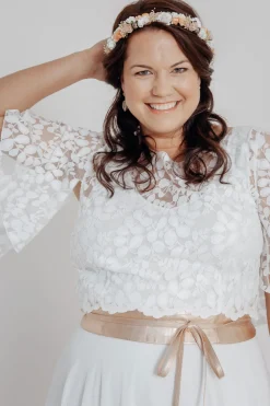 Blumenkranz im Vintage Stil mit Schleierkraut und Blüten in Rosé und Ivory