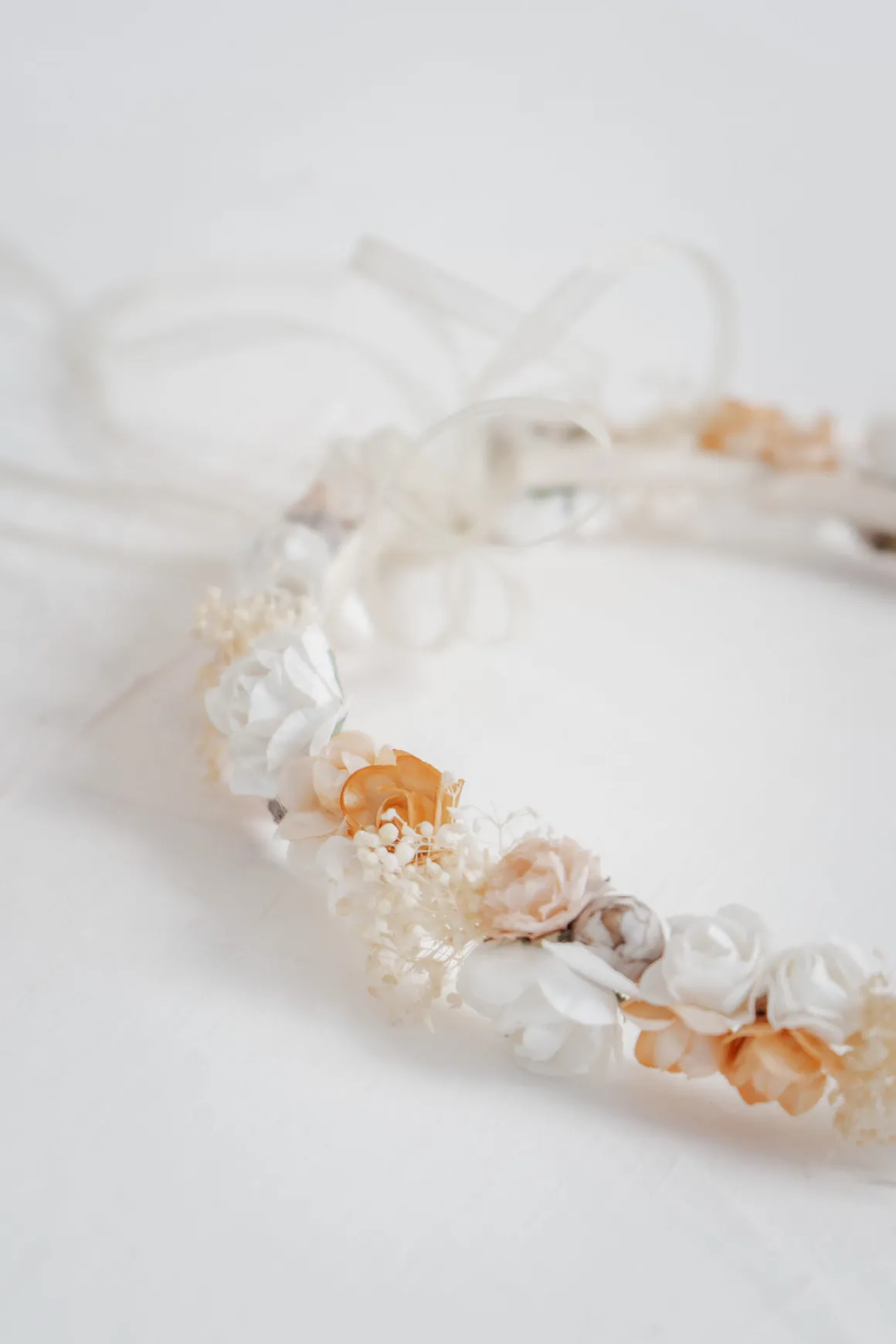 Blumenkranz im Vintage Stil mit Schleierkraut und Blüten in Rosé und Ivory