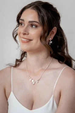 Braut Halskette mit Blätter- und Strass-Details