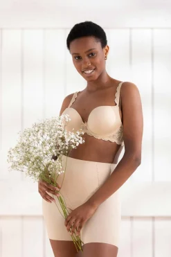 Figurformende Shorts in Beige – Dream Shaper Short