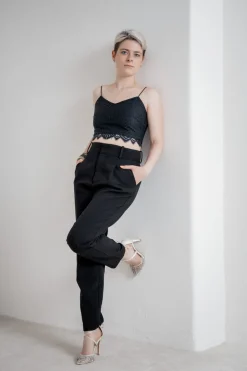 Gemustertes Spitzentop – Norine Cropped Black noni
