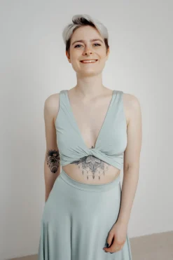 Grünes Brautjungfernkleid – Reverse Gown Sage Twobirds