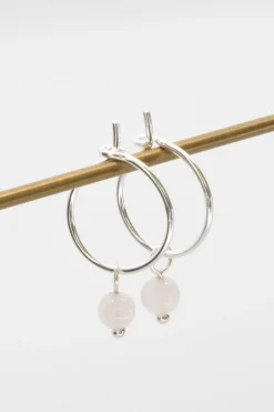 Kleine Creolen mit Anhängern aus Halbedelstein oder Perlen – Gemstone Hoops