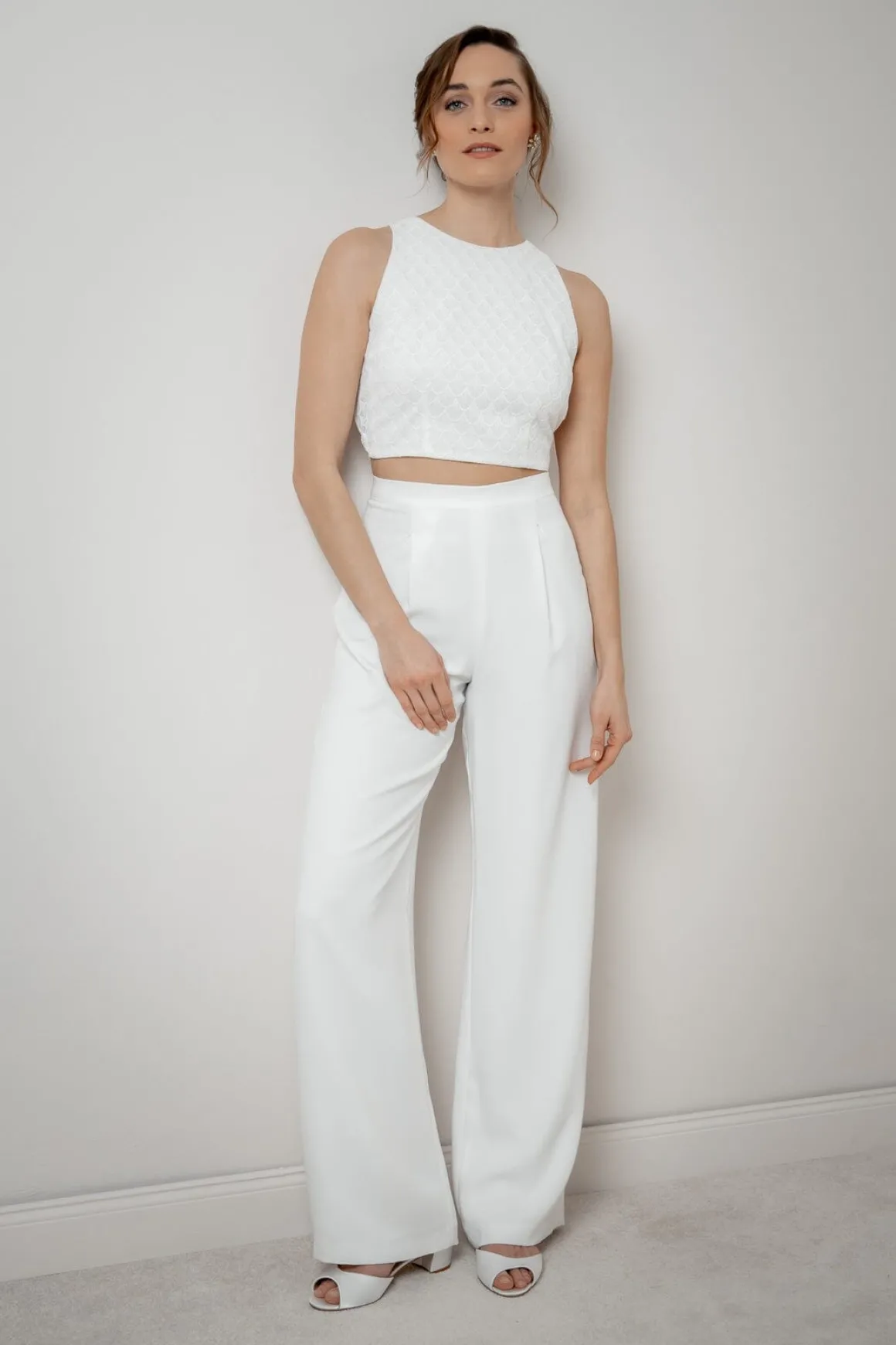 Rückenfreies Braut Top mit Vintage-Muster – Neela noni