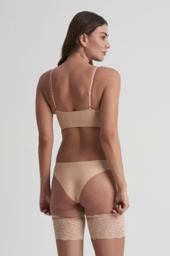 Schenkelbänder aus elastischer Spitze – Bye Bra