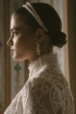 Schimmernde Perlen-Ohrhänger in Ivory