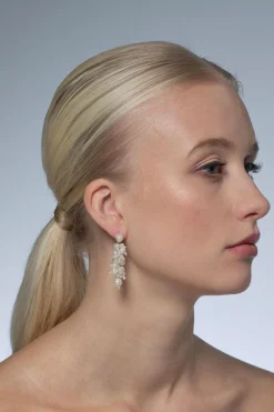 Schimmernde Perlen-Ohrhänger in Ivory