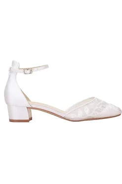 Verzierte Brautschuhe – London Ivory Lace | The Perfect Bridal Company